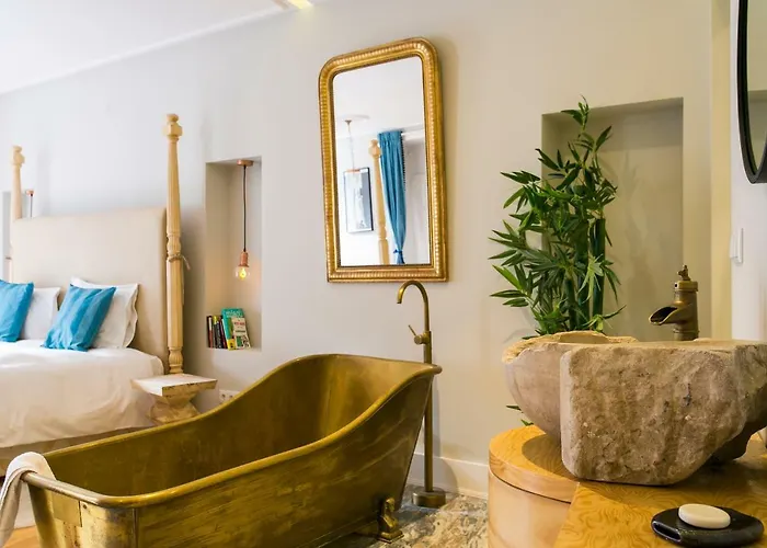 Marchesa Da Bica Luxury *